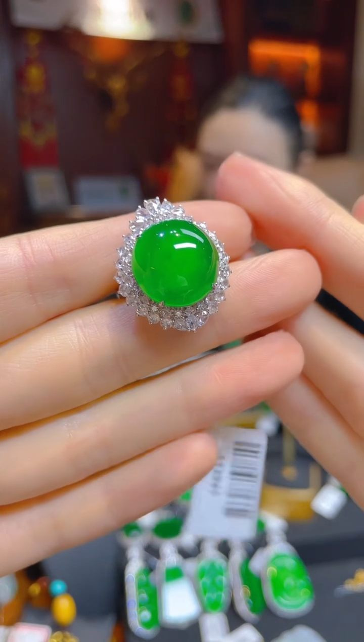 【闪购商品】翡翠戒指18K金镶嵌111941天然A货翡翠蛋面戒指