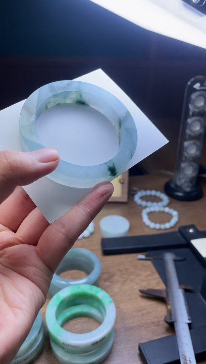 未镶嵌手镯定制翡翠朵*定制