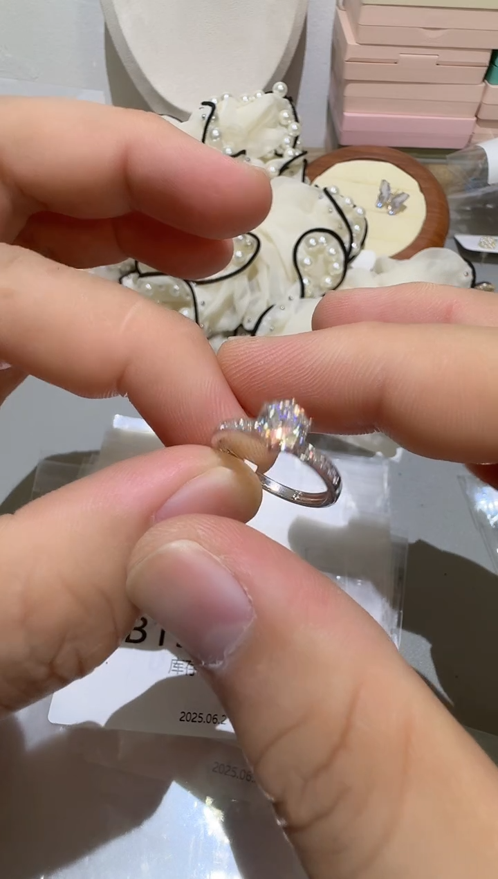 925银合成碳硅石B159