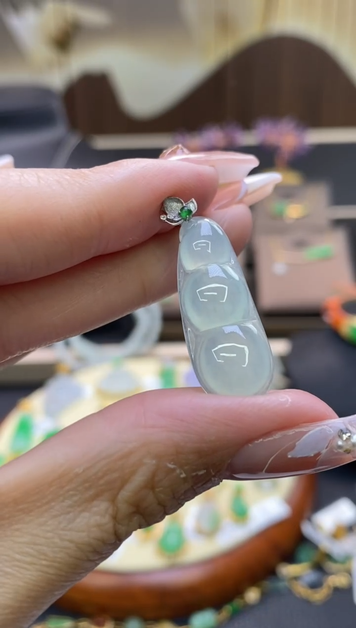 【闪购商品】翡翠颈饰18K金镶嵌净货12374