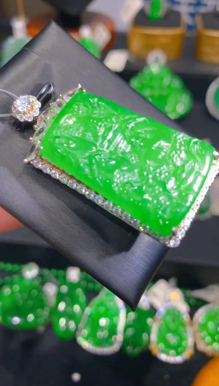 【闪购商品】翡翠颈饰银S925镶嵌45一季