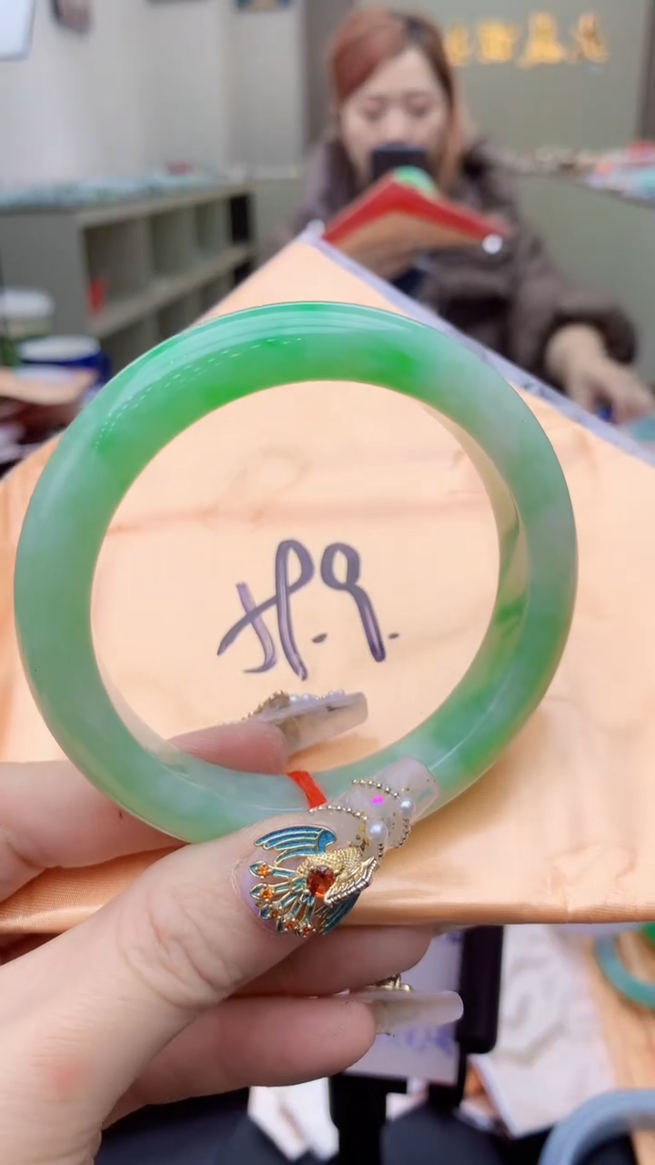 【闪购商品】翡翠手镯未镶嵌0563574008