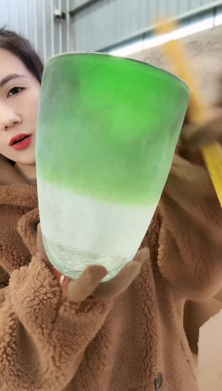550直播玻璃花瓶