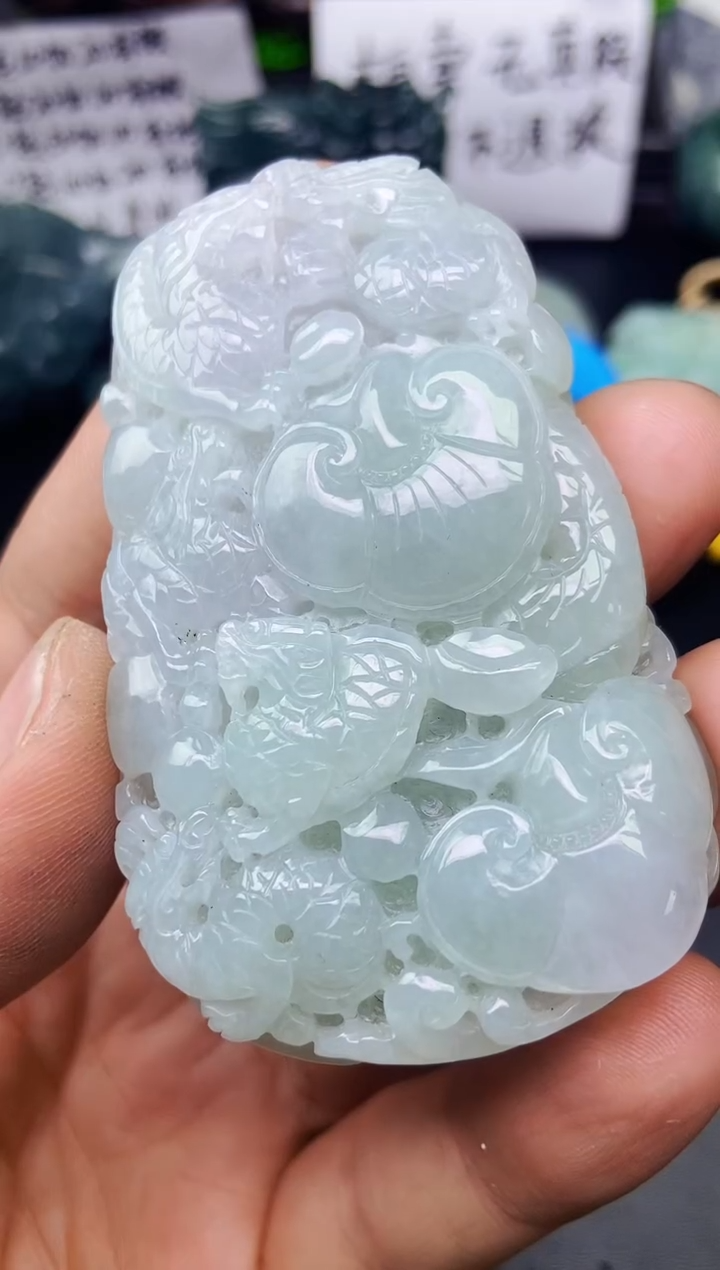 颈饰未镶嵌翡翠?****风挂件