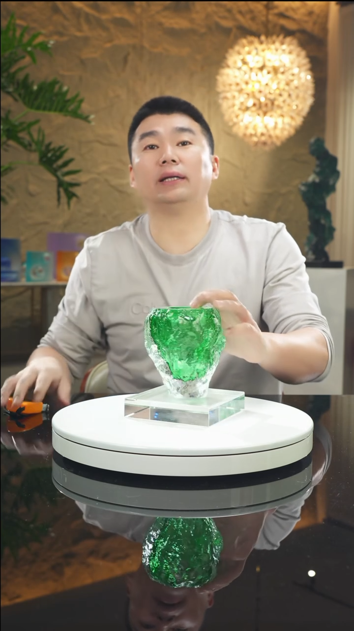 【闪购商品】瓷片福利浅绿花瓶