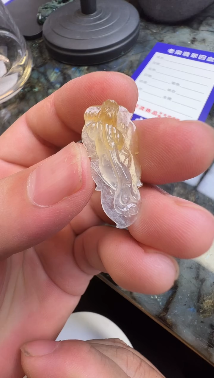 翡翠未镶嵌颈饰翡翠颈饰