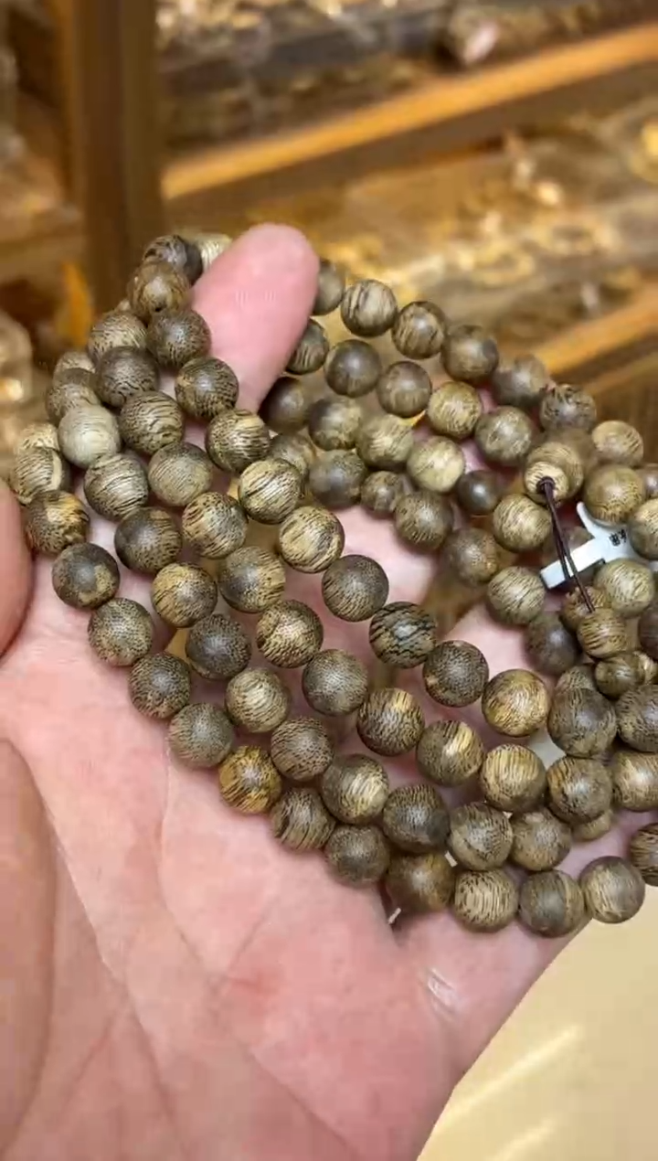 沉香手串 文莱圆珠长串蟒皮纹0.9多样性发其一