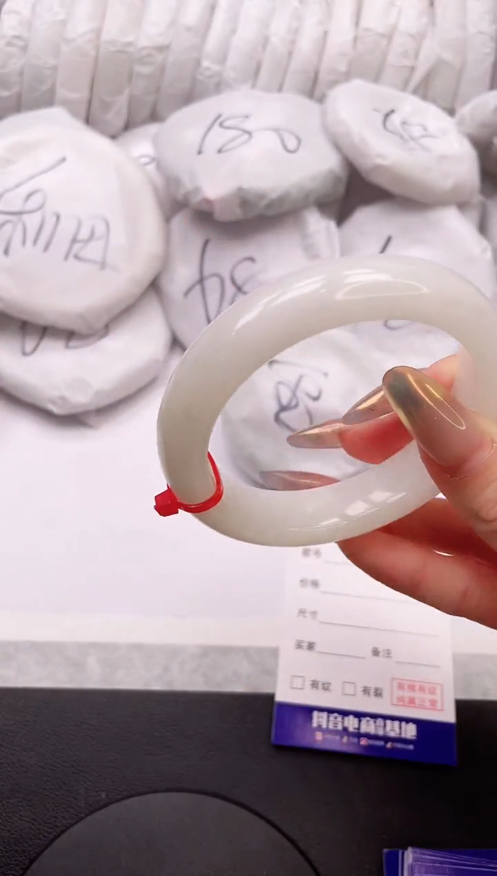 【闪购商品】和田玉手镯未镶嵌31K44-60