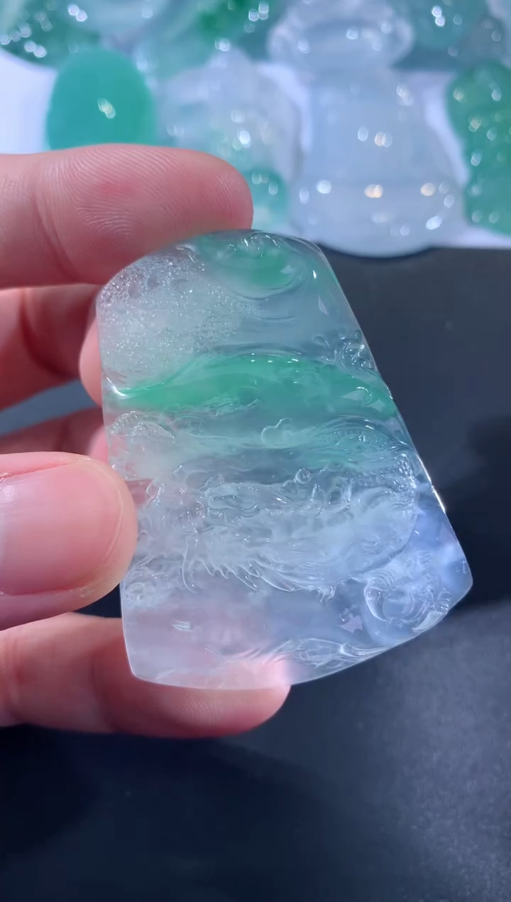 【闪购商品】翡翠颈饰未镶嵌欣赏链接