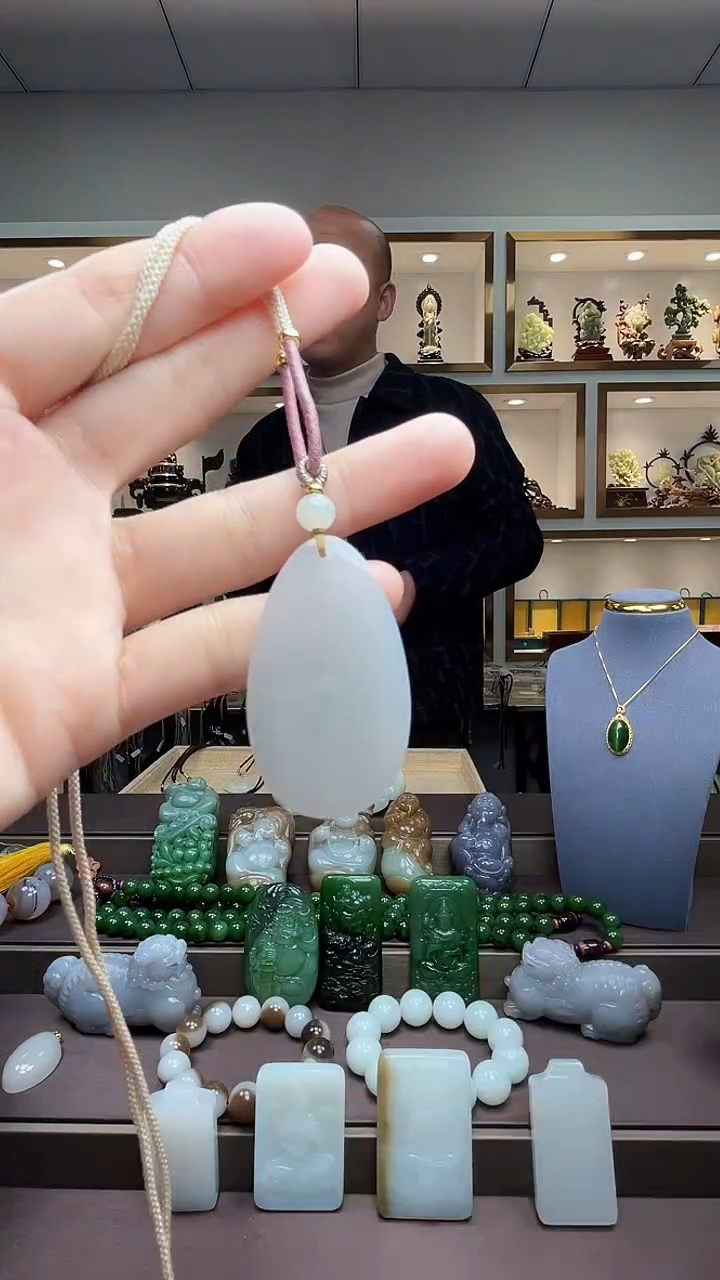 【闪购商品】和田玉颈饰未镶嵌苏