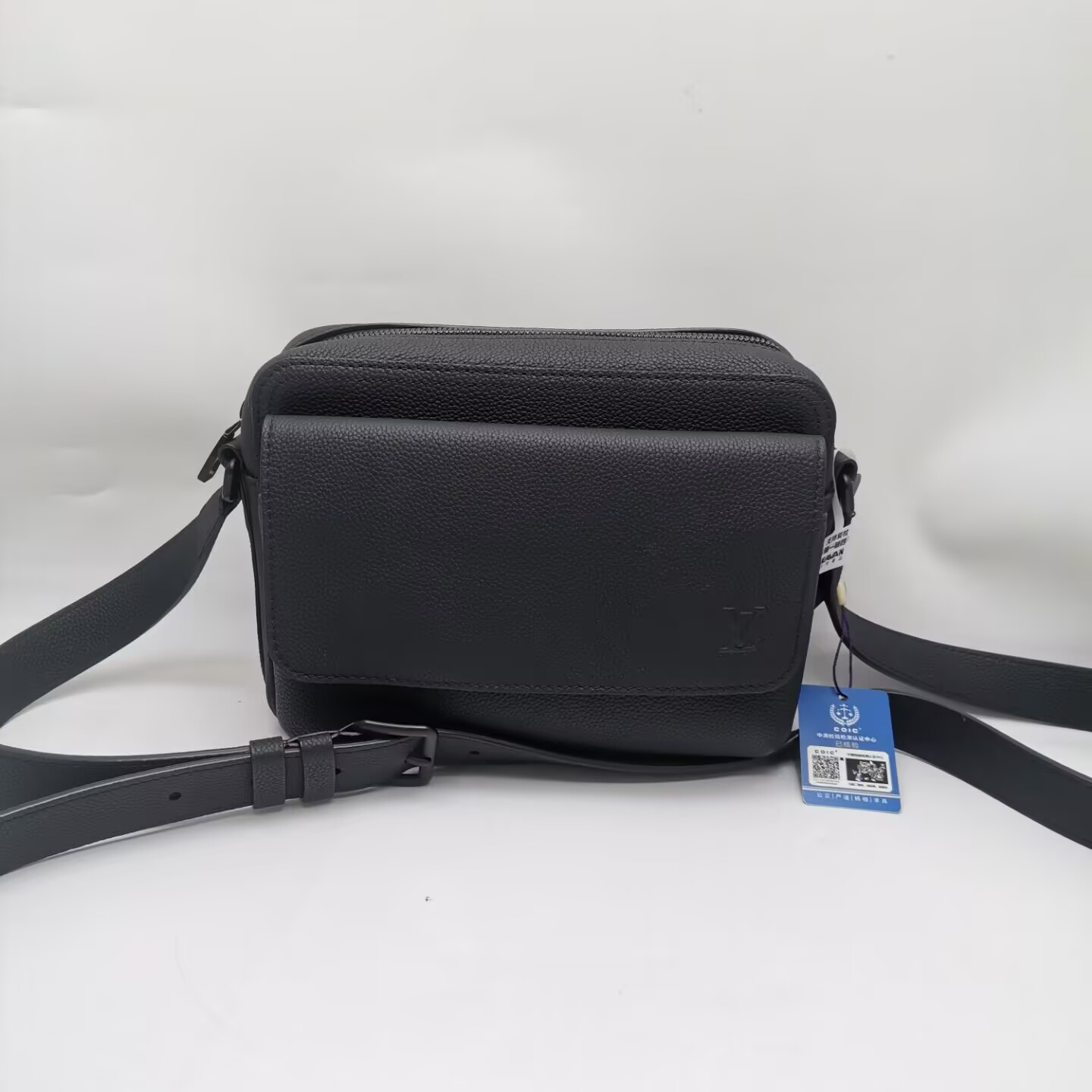 99新 LouisVuitton/路易威登 18238 LV BOARDING黑色全皮斜挎包