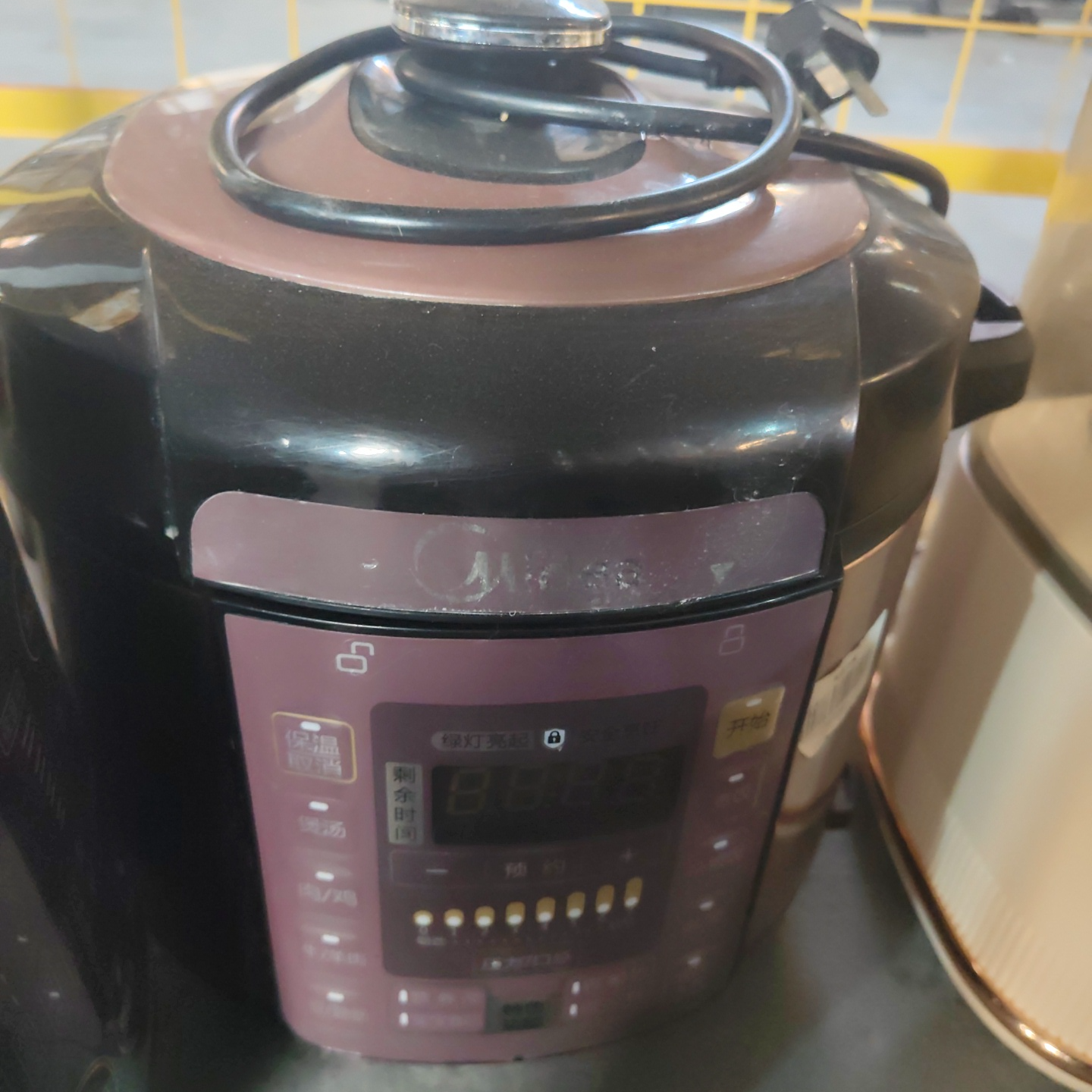 8新 Midea/美的 【8新】武汉仓电压力锅轻微划痕功能完好