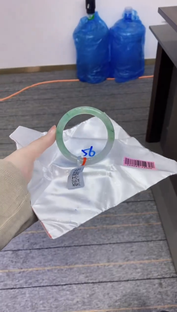 【闪购商品】翡翠手镯未镶嵌111111111111