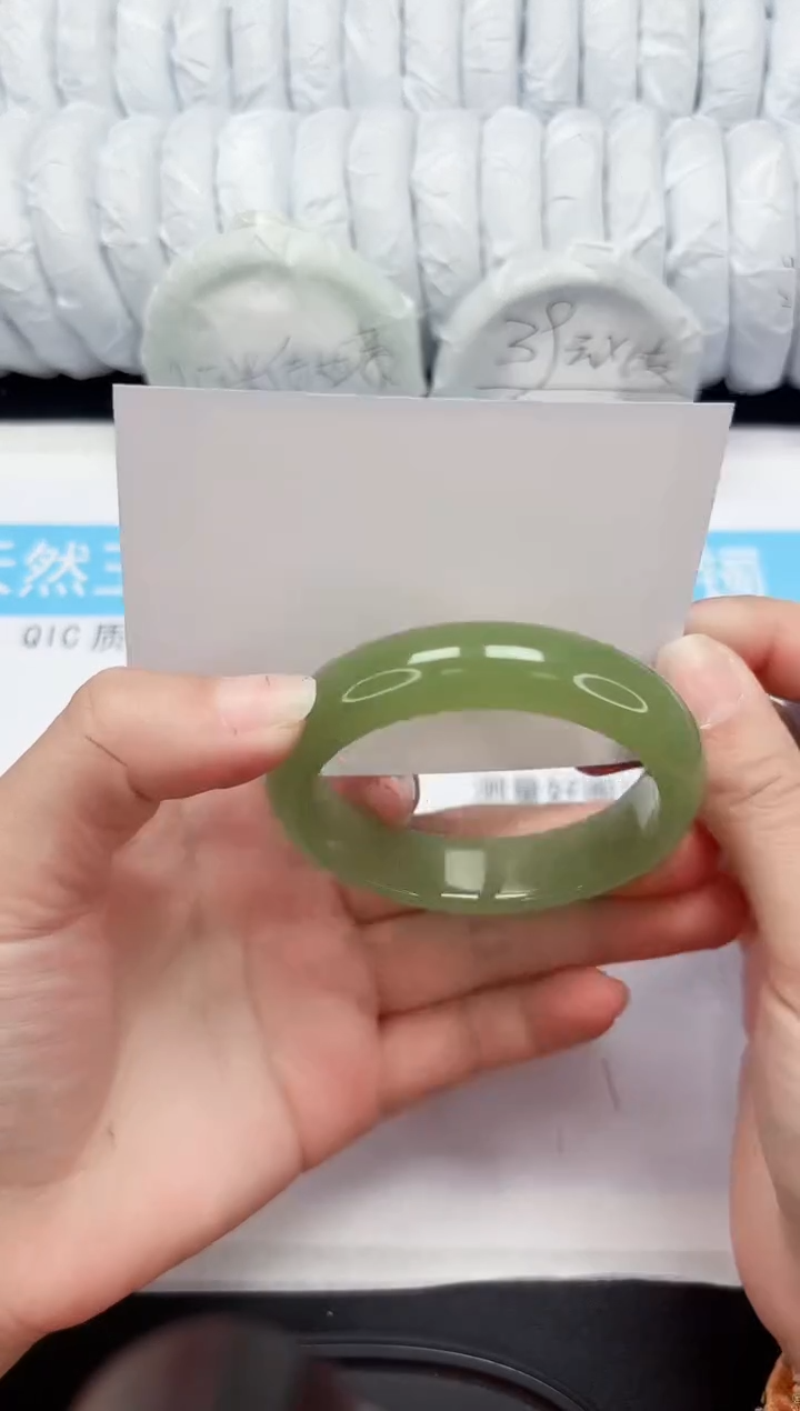 【闪购商品】石英质玉手镯未镶嵌396-56