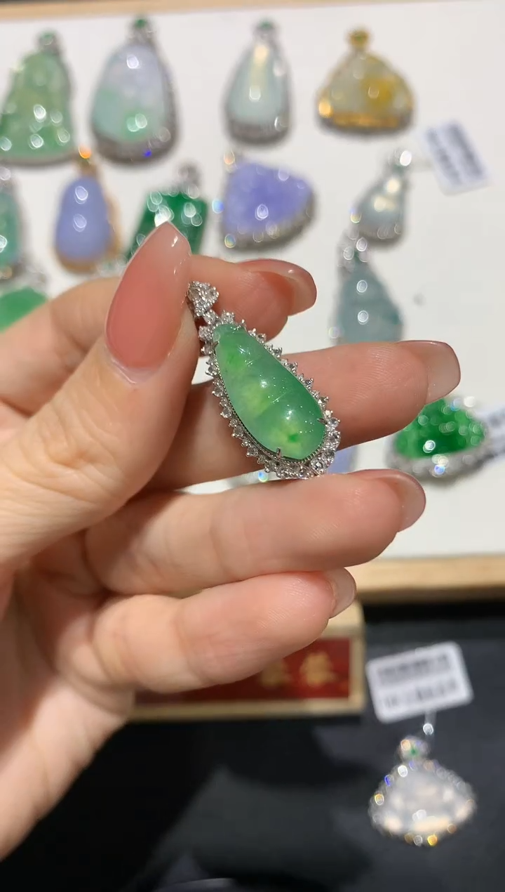【闪购商品】翡翠吊坠(不含链)18K金镶嵌团购3