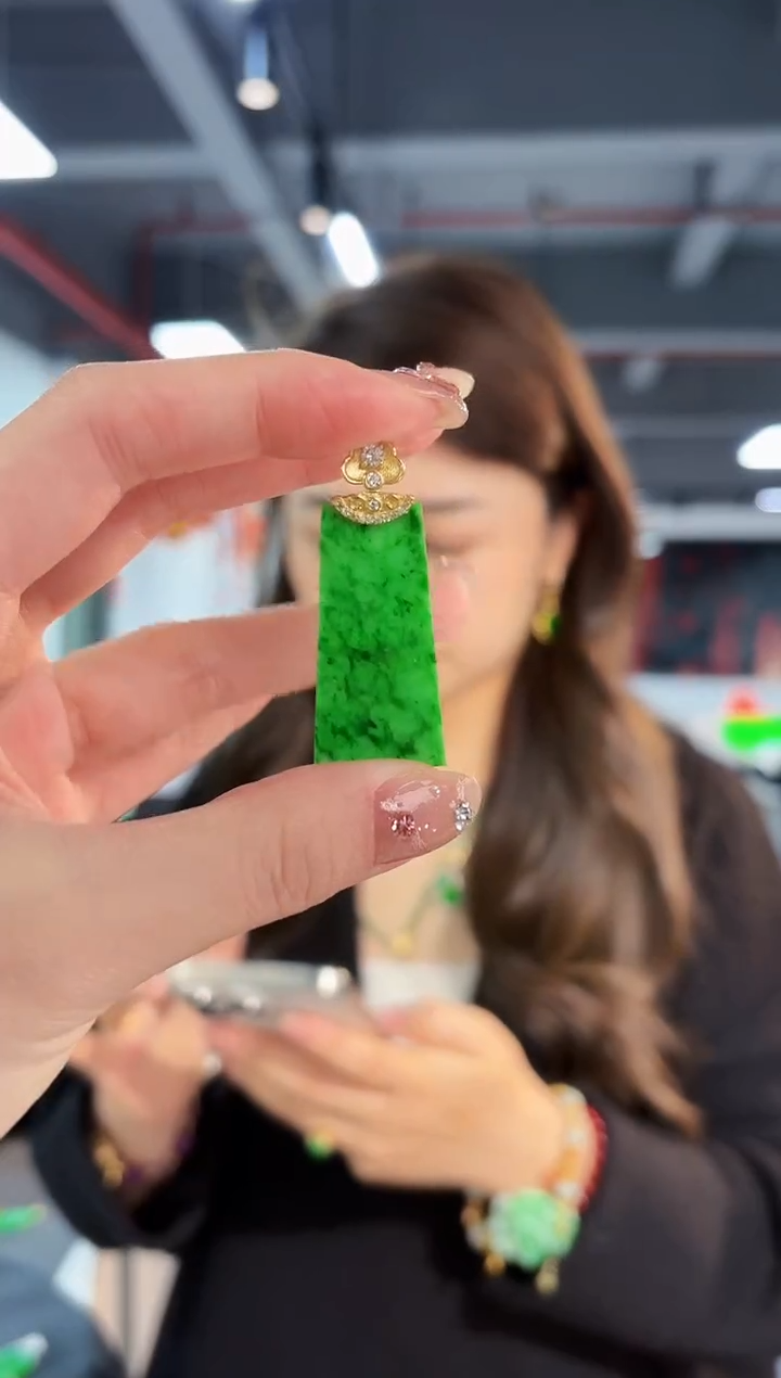 【闪购商品】翡翠颈饰未镶嵌缅料A货/支持复检/一件