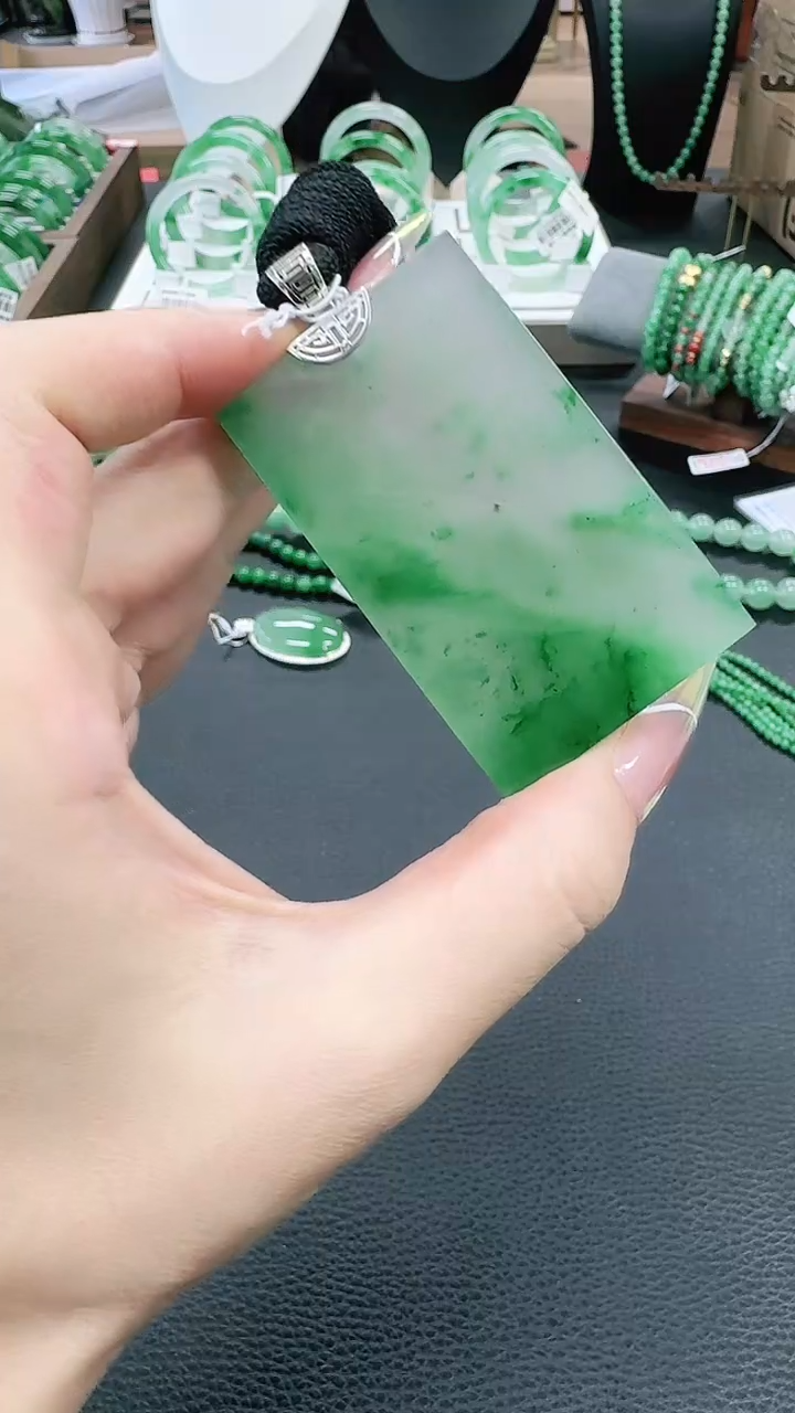 未镶嵌1石英质玉（非洲翠）/0599