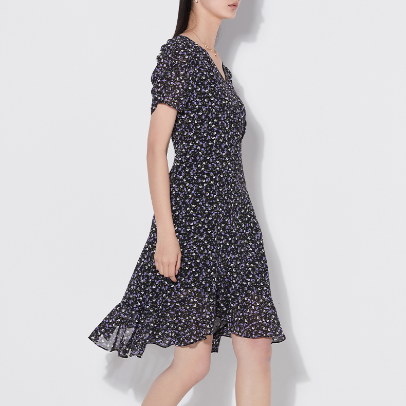 【籽言专属】M510206优雅碎花裙法式V领裙夏季不规则下摆茶歇裙