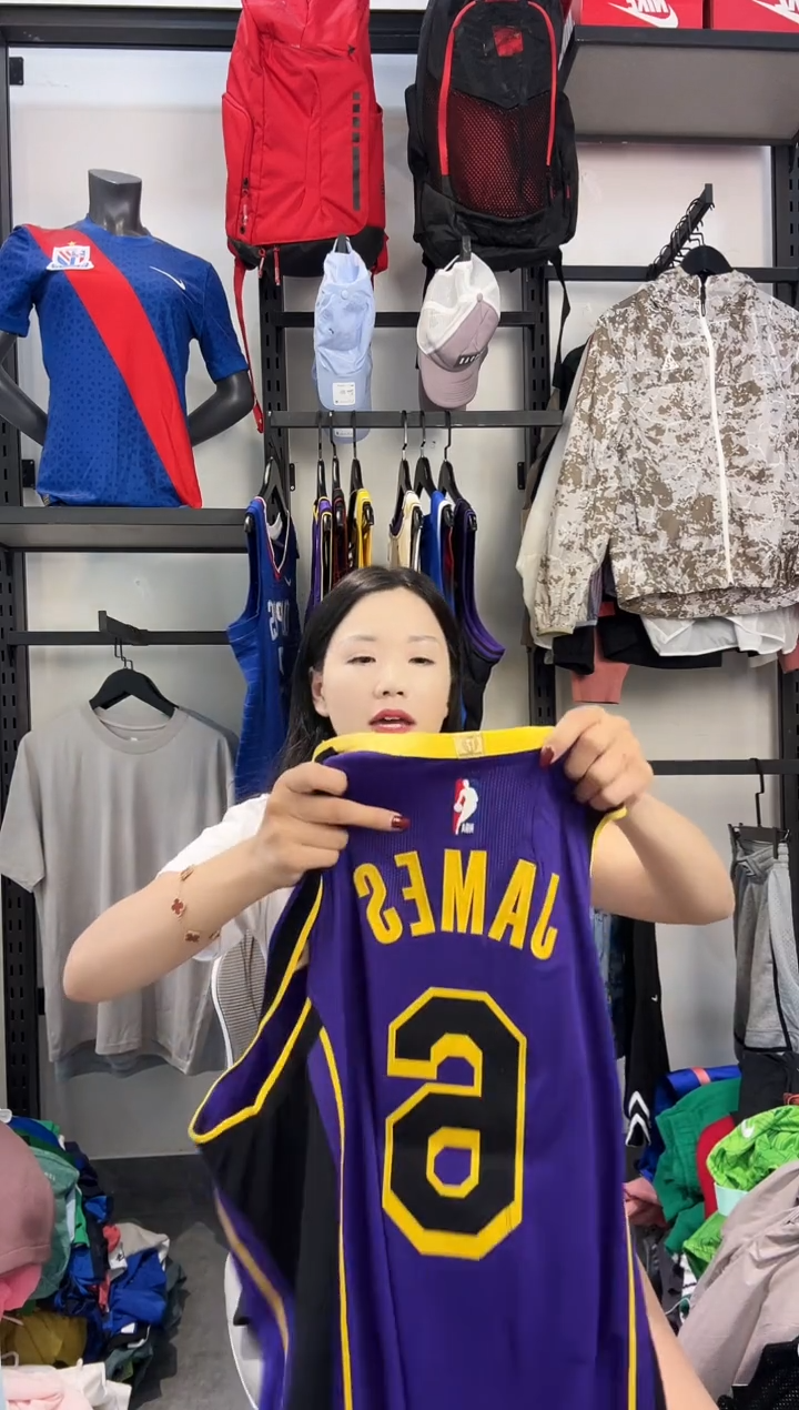 827编码 耐克卫衣服饰过款为准 尺码