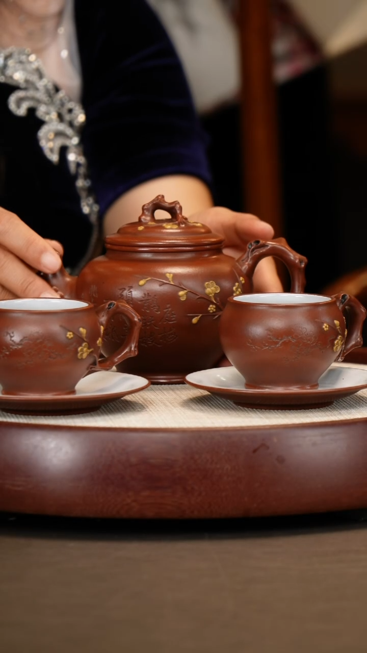 【闪购商品】紫砂茶壶【朱持平】红泥梅报春套组  390CC