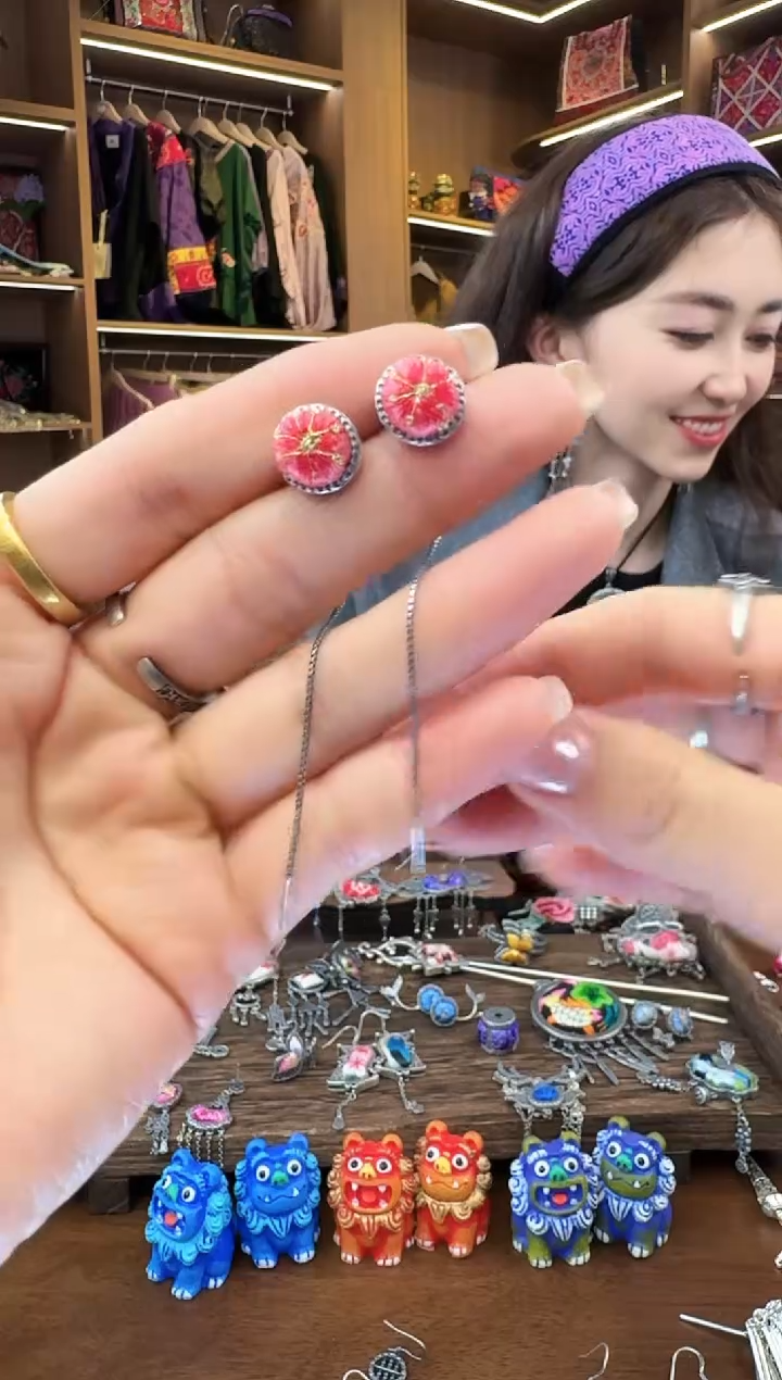 【闪购商品】织绣135黔东南苗族刺绣