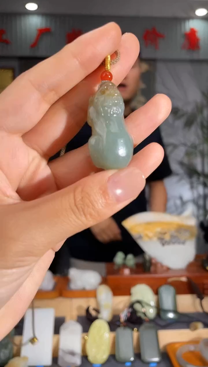 和田玉未镶嵌颈饰1