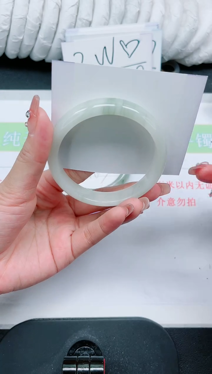 【闪购商品】石英质玉手镯未镶嵌345