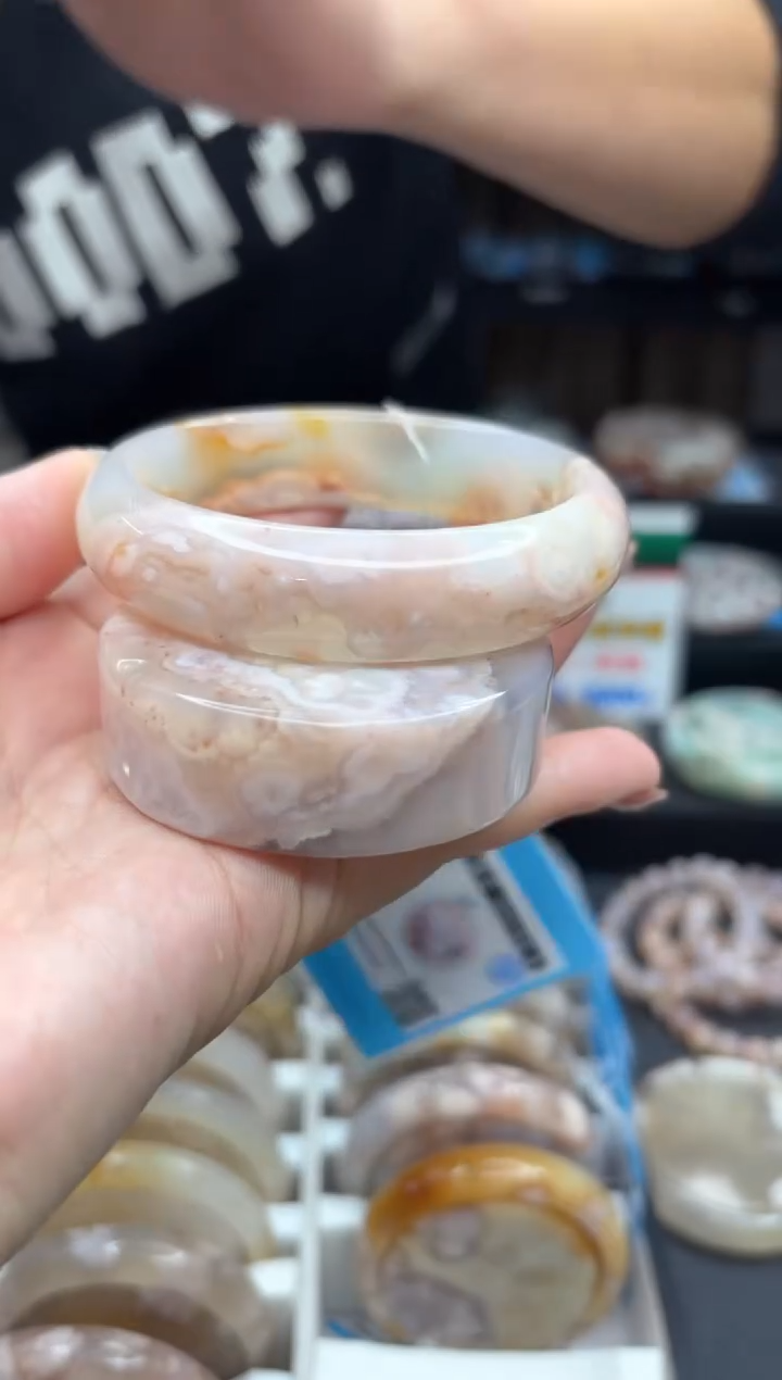 【闪购商品】石英质玉手镯未镶嵌230（61圈赠送镯心）