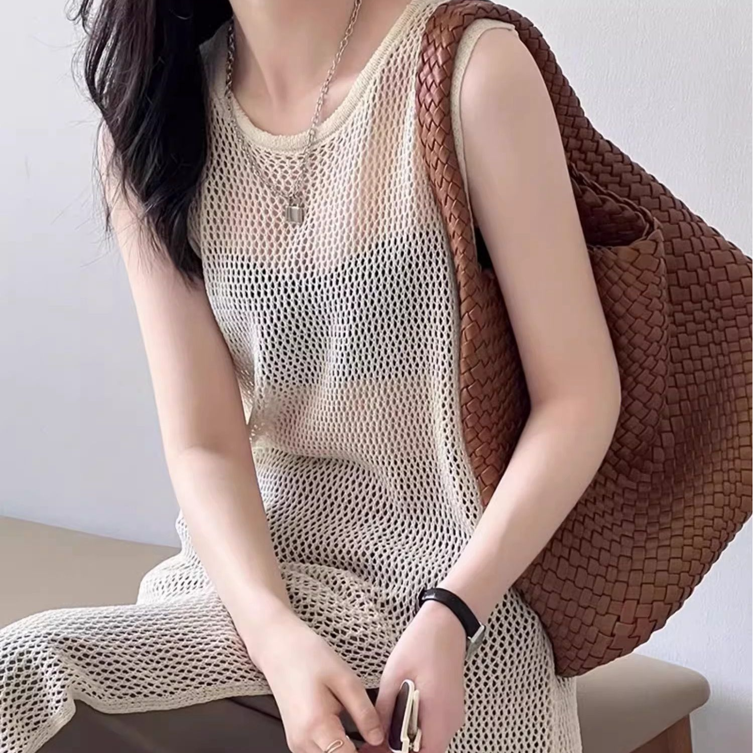 T1691 燕麦色 镂空长款无袖针织衫背心女T恤夏季薄款2025年新款