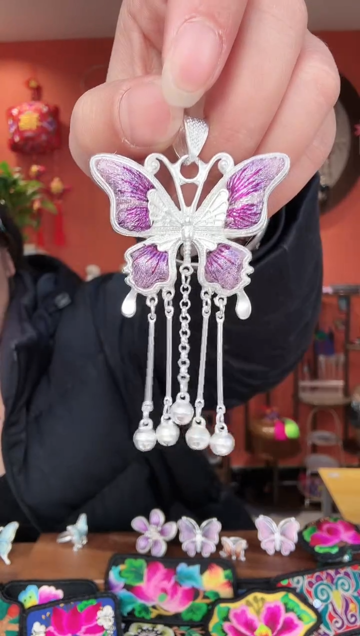 织绣手工苗绣刺绣饰品30吊坠