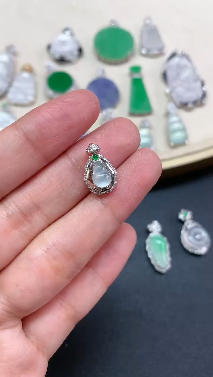 【闪购商品】翡翠吊坠(不含链)18K金镶嵌Q14|980