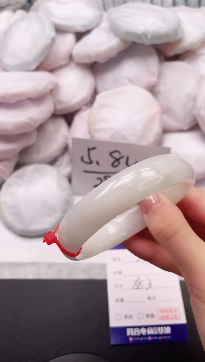 【闪购商品】和田玉手镯未镶嵌10K231-58