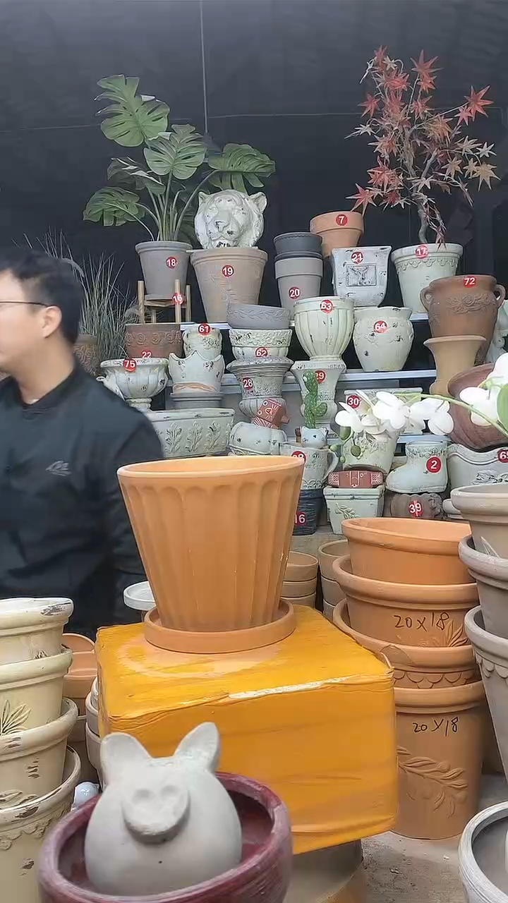 【闪购商品】缸1套18*16红陶坚条盆送托