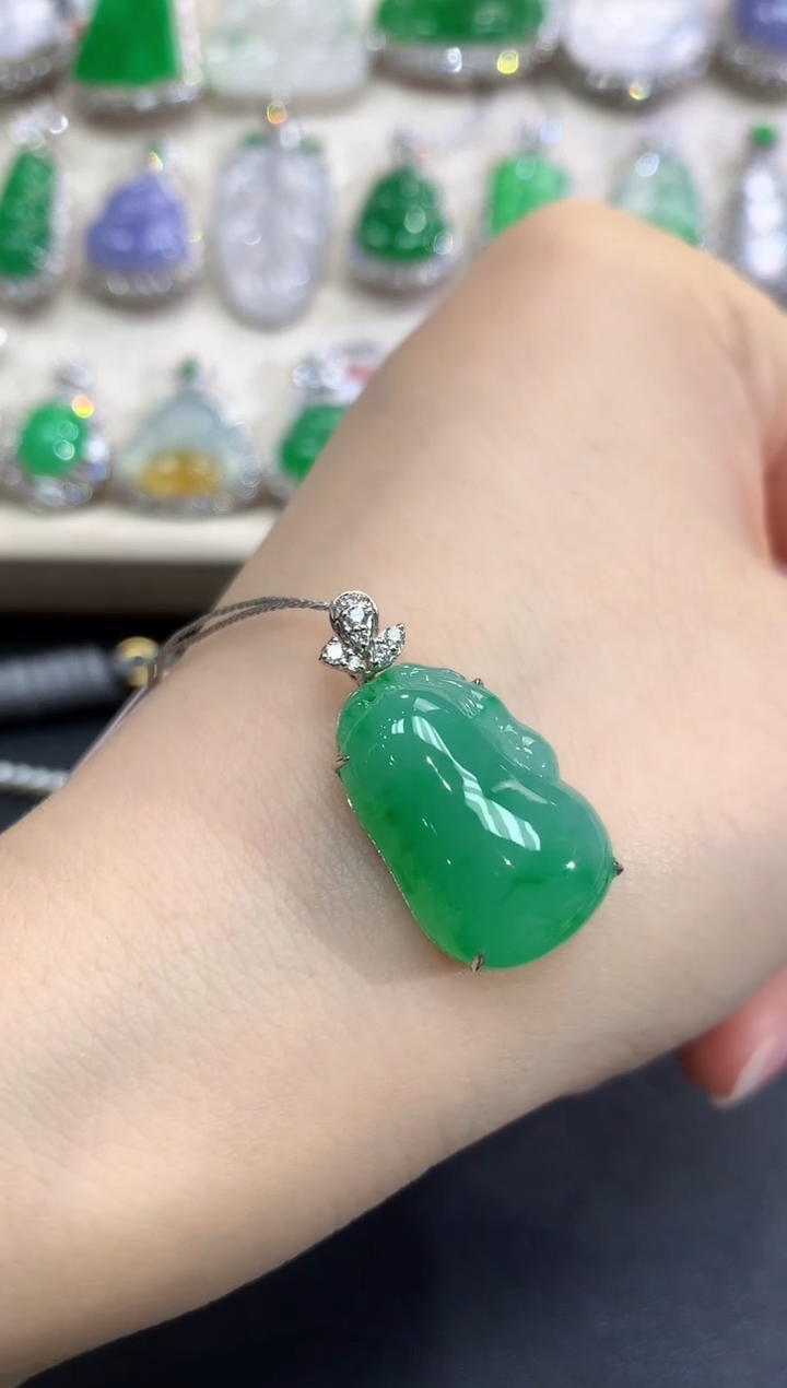 【闪购商品】翡翠颈饰18K金镶嵌B75   