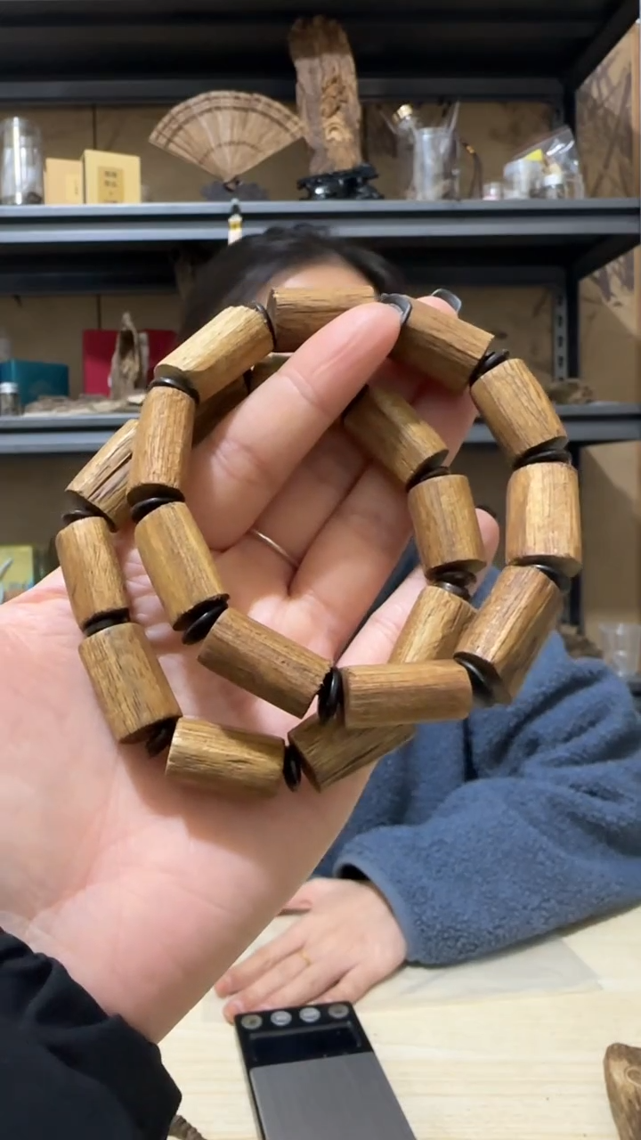 【闪购商品】沉香手串15号富国岛随型桶珠野料 手串多样性一条