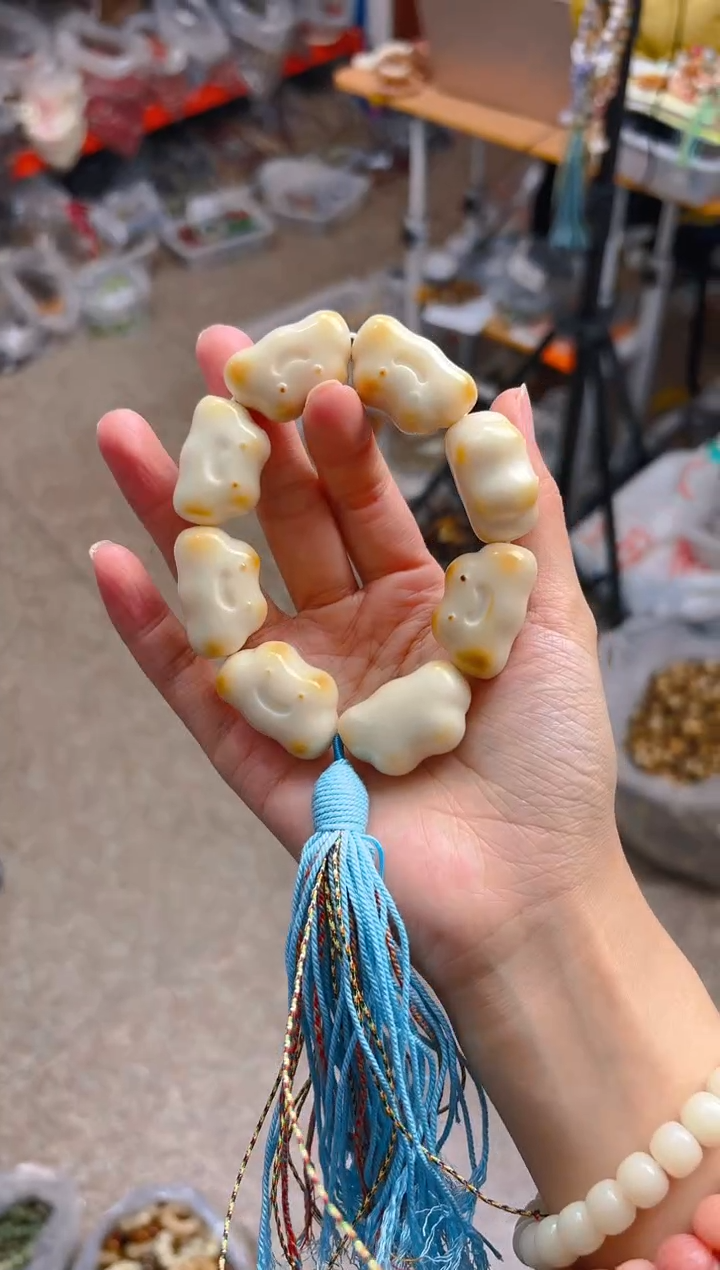 吊坠菩提根/象牙果小云手持