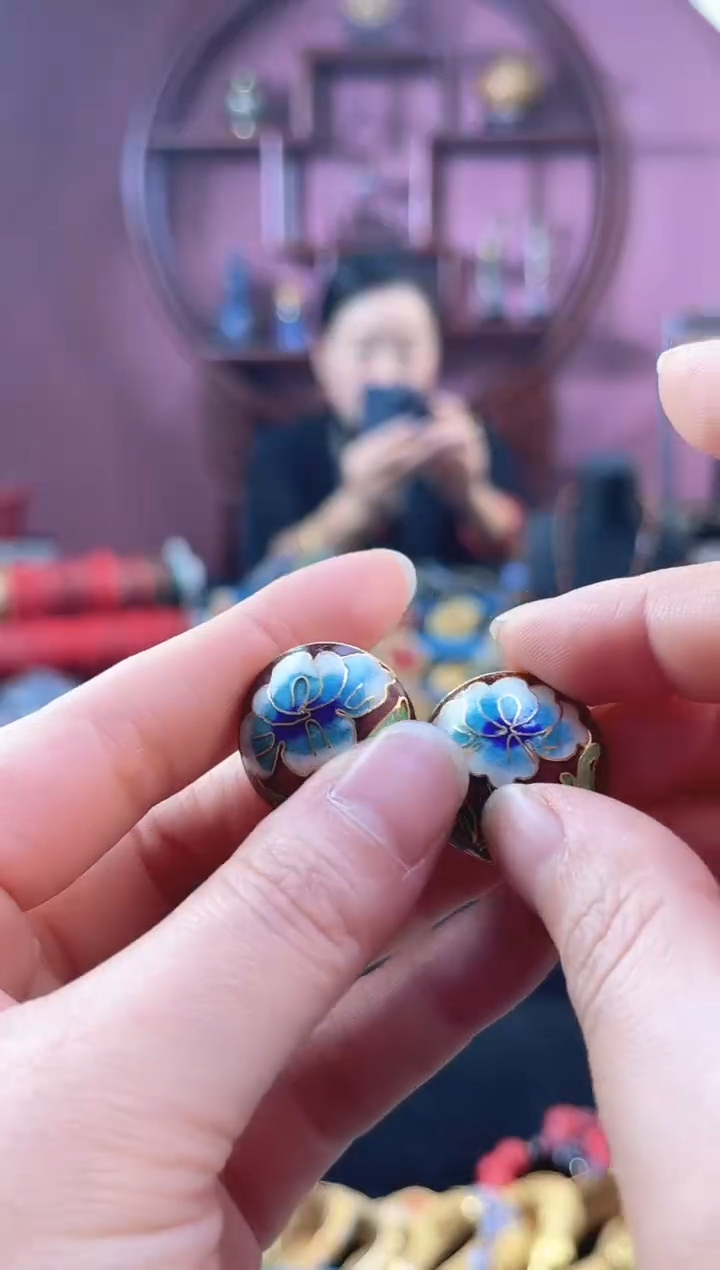 春*非遗 景泰蓝耳扣 暗色砖红