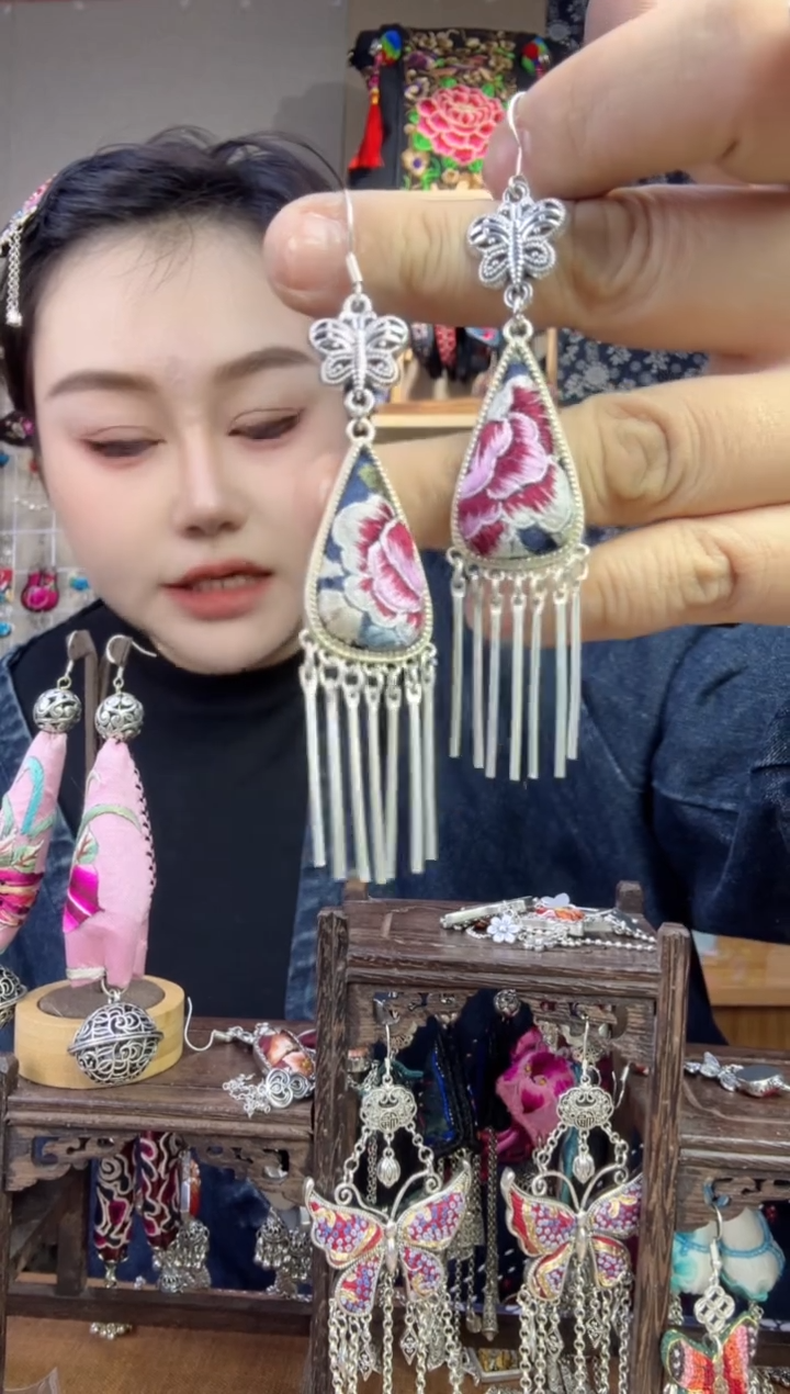 【闪购商品】刺绣纯手工苗绣非遗耳环