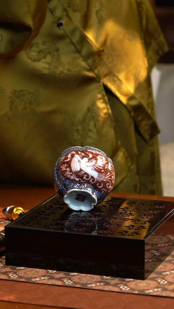 【闪购商品】S畅怀堂青花釉里红太阳鸟六方玉兰杯