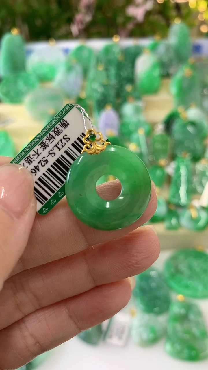【闪购商品】翡翠吊坠(不含链)18K金镶嵌挂件
