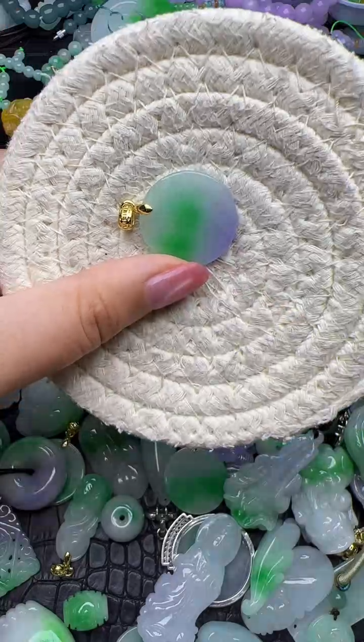 颈饰未镶嵌翡翠天然缅甸翡翠吊坠