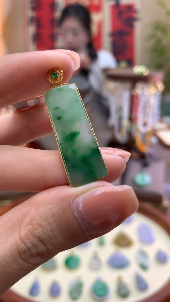 【闪购商品】翡翠颈饰18K金镶嵌无事牌