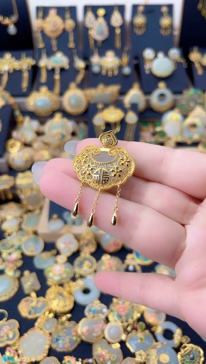 颈饰银S925镀金镶嵌和田玉花丝镂空如意流苏吊坠