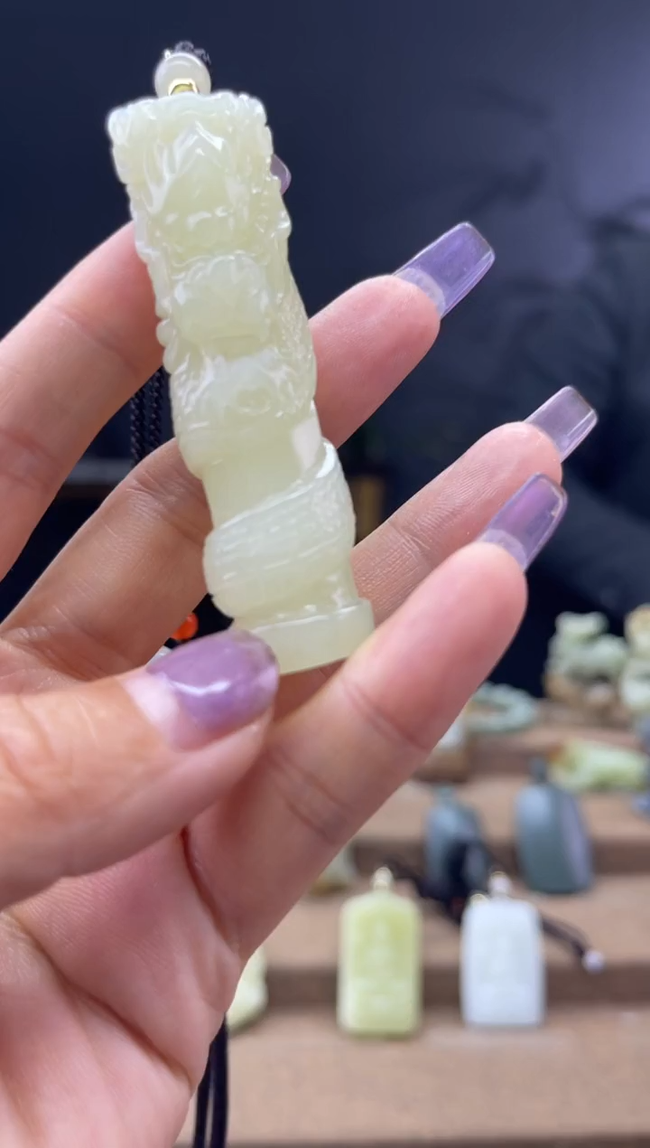 颈饰未镶嵌和田玉1