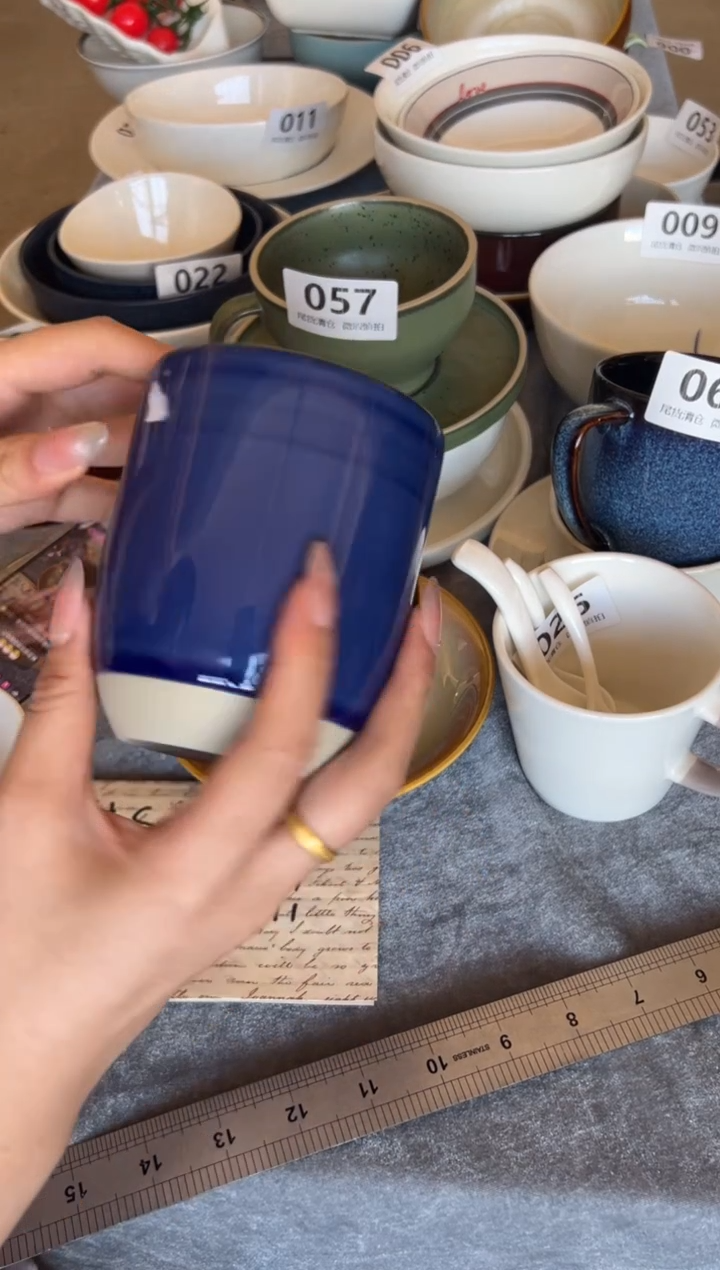 新骨瓷131瑕疵雾霾深蓝 大号马克杯