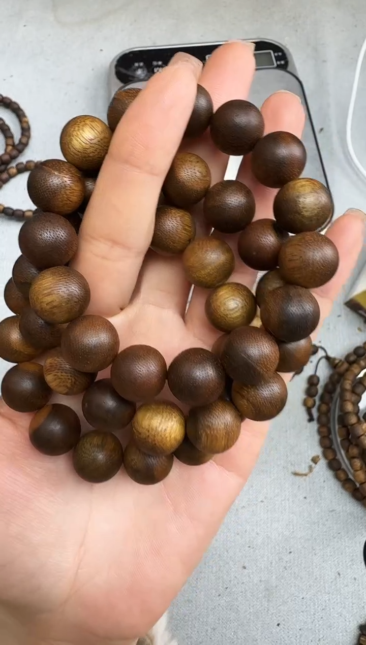 沉香手串1.4黄油格圆珠单圈多样性发一