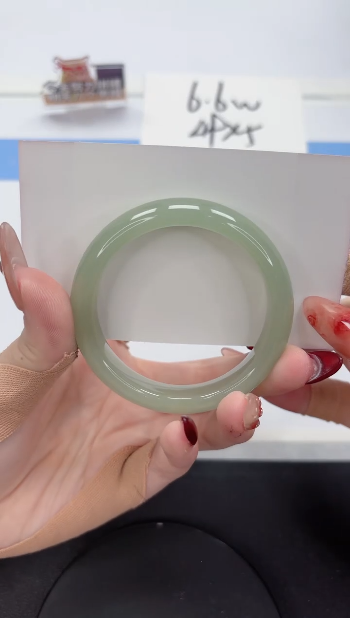 【闪购商品】石英质玉手镯未镶嵌A146-52.6