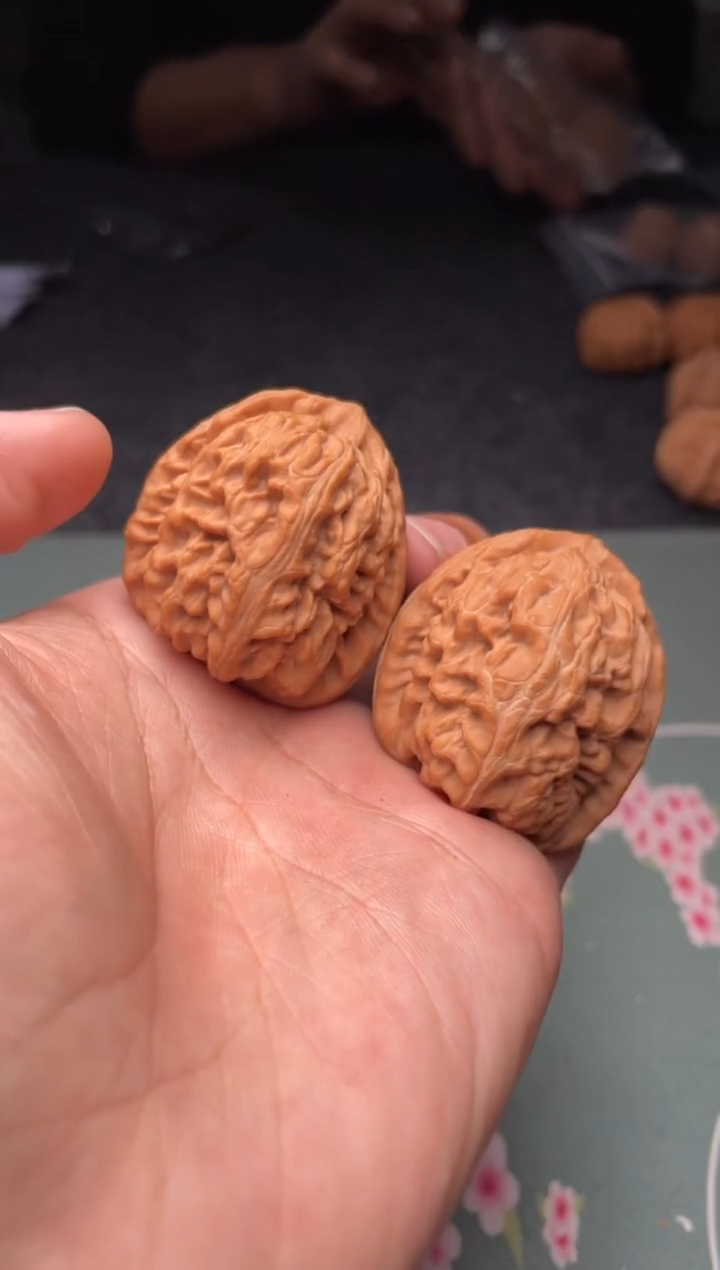 把件文玩核桃a269  红锦鲤 39尺