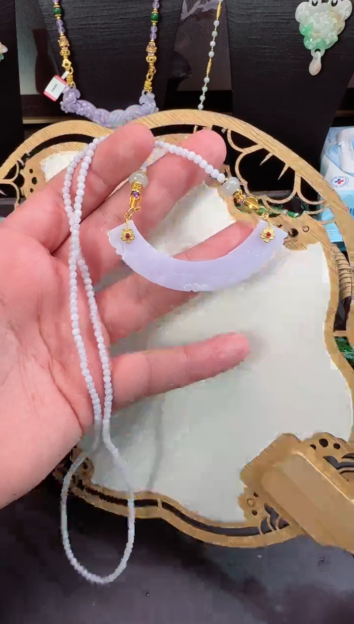 【闪购商品】翡翠颈饰未镶嵌牌子