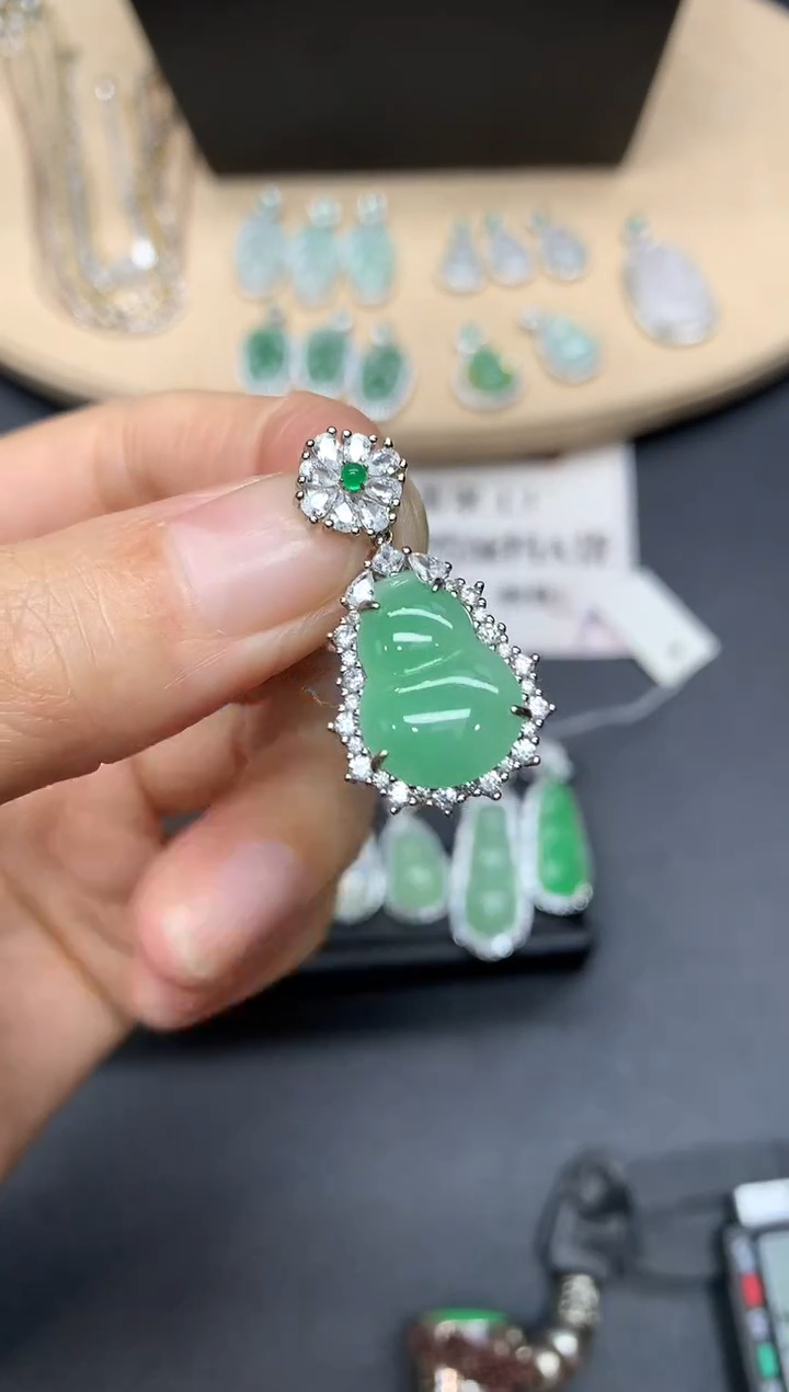 【闪购商品】翡翠吊坠(不含链)银S925镶嵌葫芦【多样性发其一】